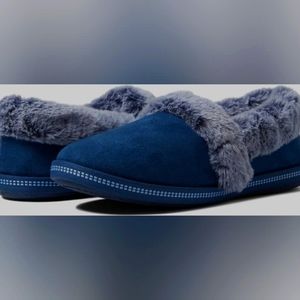 Skechers Women's Cozy Campfire in Navy- Microfiber Slipper with Faux Fur Lining